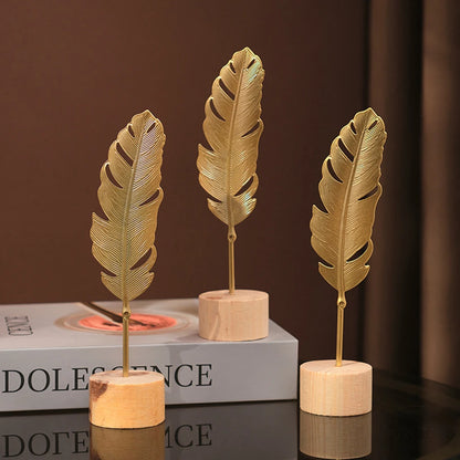 Luxury gold leaf sculpture for decoration.